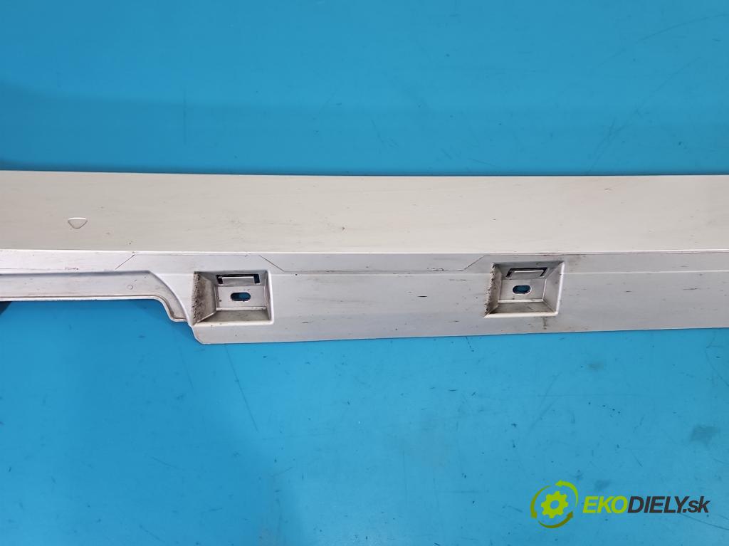 Vw Passat B8 2014 - 2.0 tdi 150 HP automatic 110 kW 1968 cm3 5- lišta práh: pravé 3G0853858 (Lišta prahová)