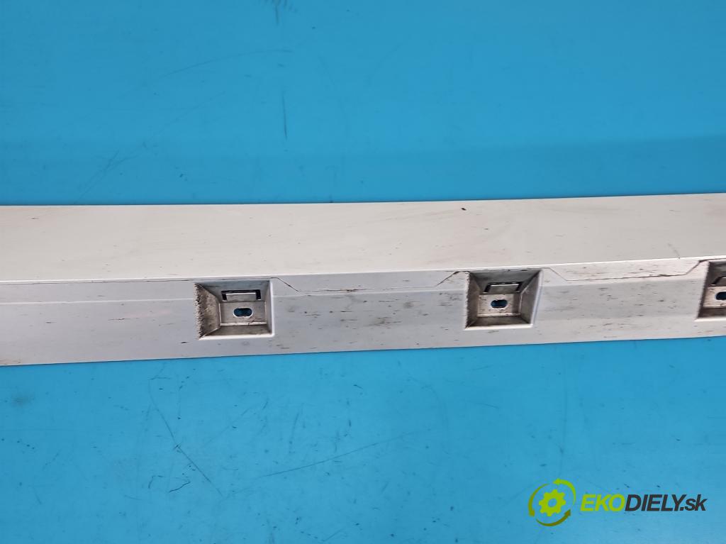 Vw Passat B8 2014 - 2.0 tdi 150 HP automatic 110 kW 1968 cm3 5- lišta práh: pravé 3G0853858 (Lišta prahová)