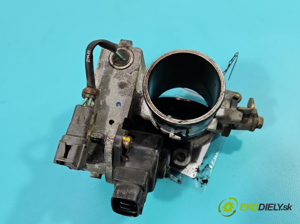 Toyota Corolla E12 2001-2009 2.0 D4D 90 hp manual 66 kW 1995 cm3 5- škrticí klapka  (Škrticí klapka)