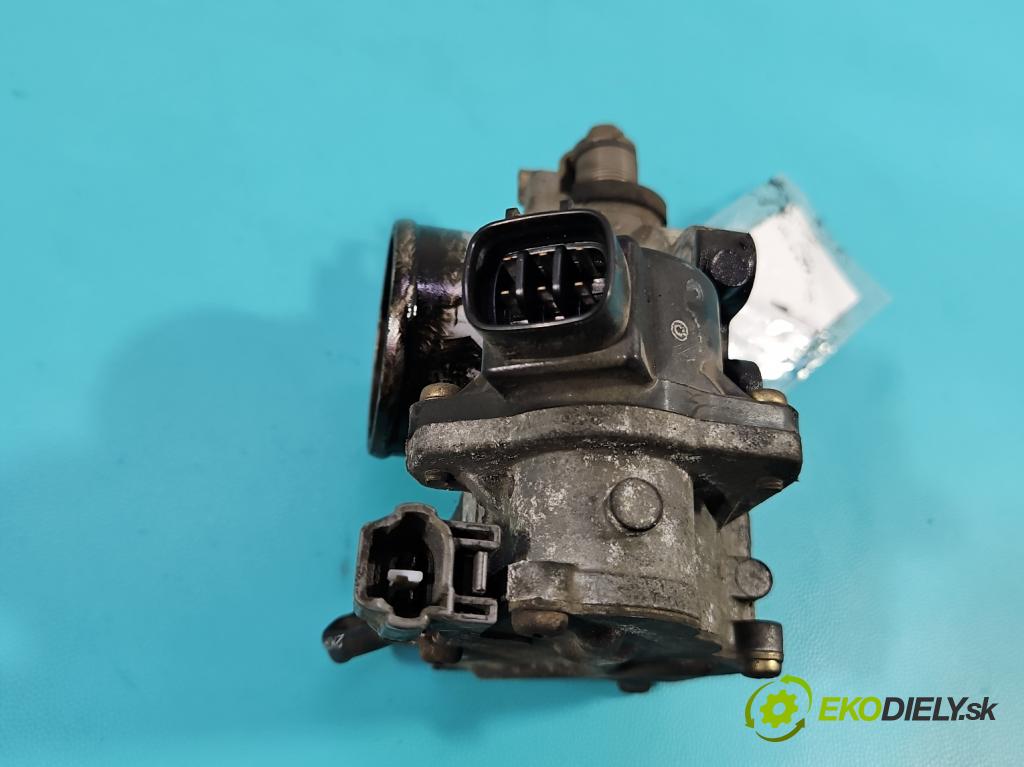 Toyota Corolla E12 2001-2009 2.0 D4D 90 hp manual 66 kW 1995 cm3 5- škrticí klapka  (Škrticí klapka)