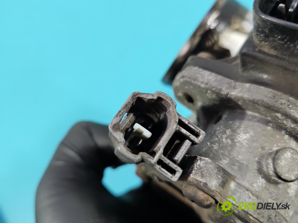 Toyota Corolla E12 2001-2009 2.0 D4D 90 hp manual 66 kW 1995 cm3 5- škrticí klapka  (Škrticí klapka)