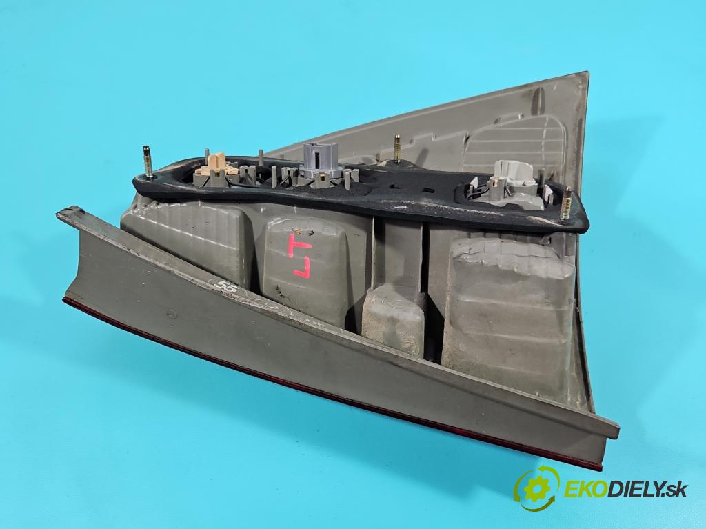 Toyota Corolla E12 2001-2009 2.0 D4D 90 hp manual 66 kW 1995 cm3 5- světlo zadní levé  (Klika dveří ostatní)