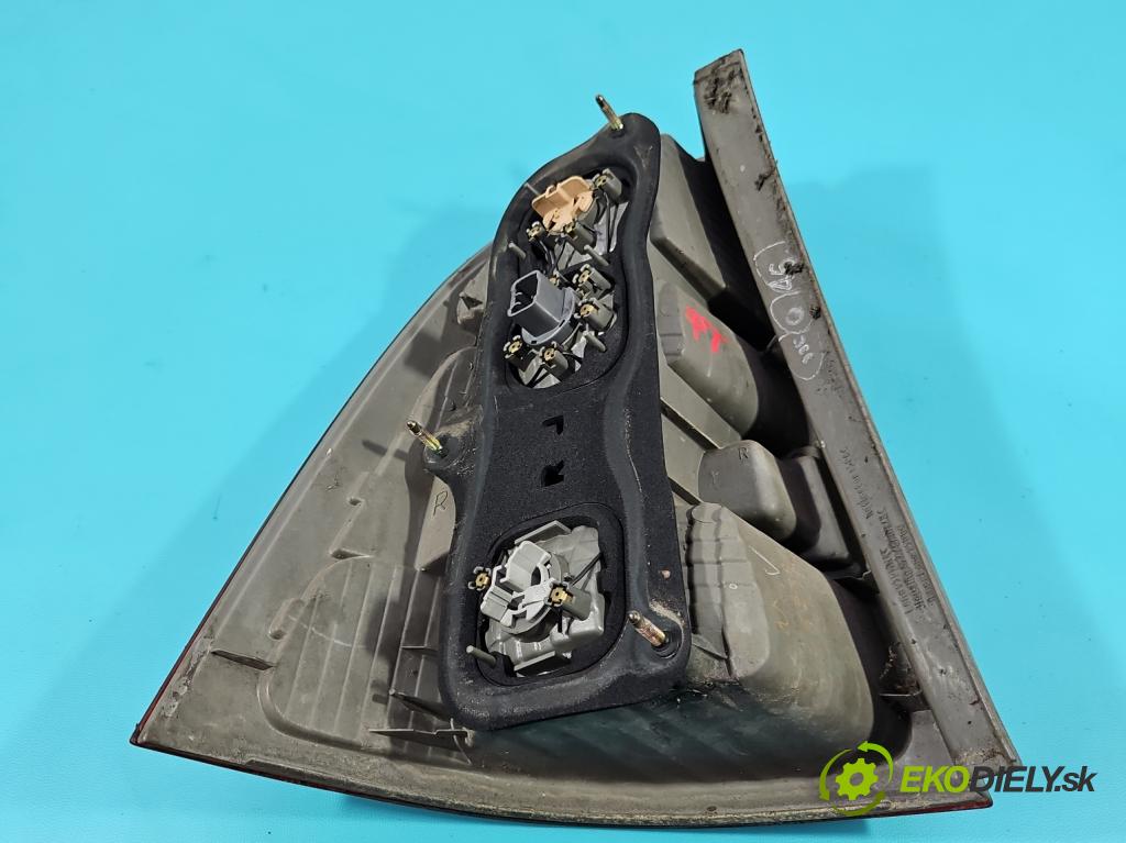 Toyota Corolla E12 2001-2009 2.0 D4D 90 hp manual 66 kW 1995 cm3 5- světlo zadní pravé  (Klika dveří ostatní)