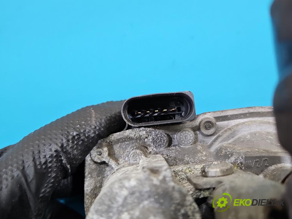 Vw Passat B8 2014 - 2.0 tdi 150 HP automatic 110 kW 1968 cm3 5- klapka 5R0253691H (Škrtiaca klapka)