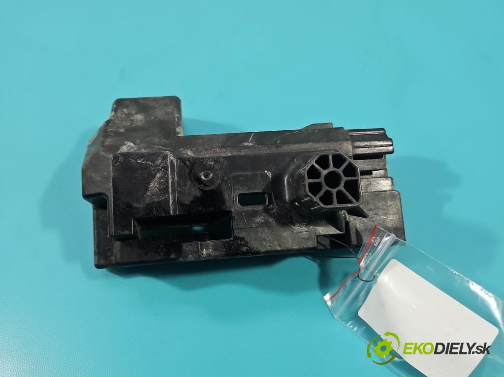 Bmw iX1 U11 0.0 elektrický: 272 HP automatic 200 kW 1 cm3 5- Upevnenie: