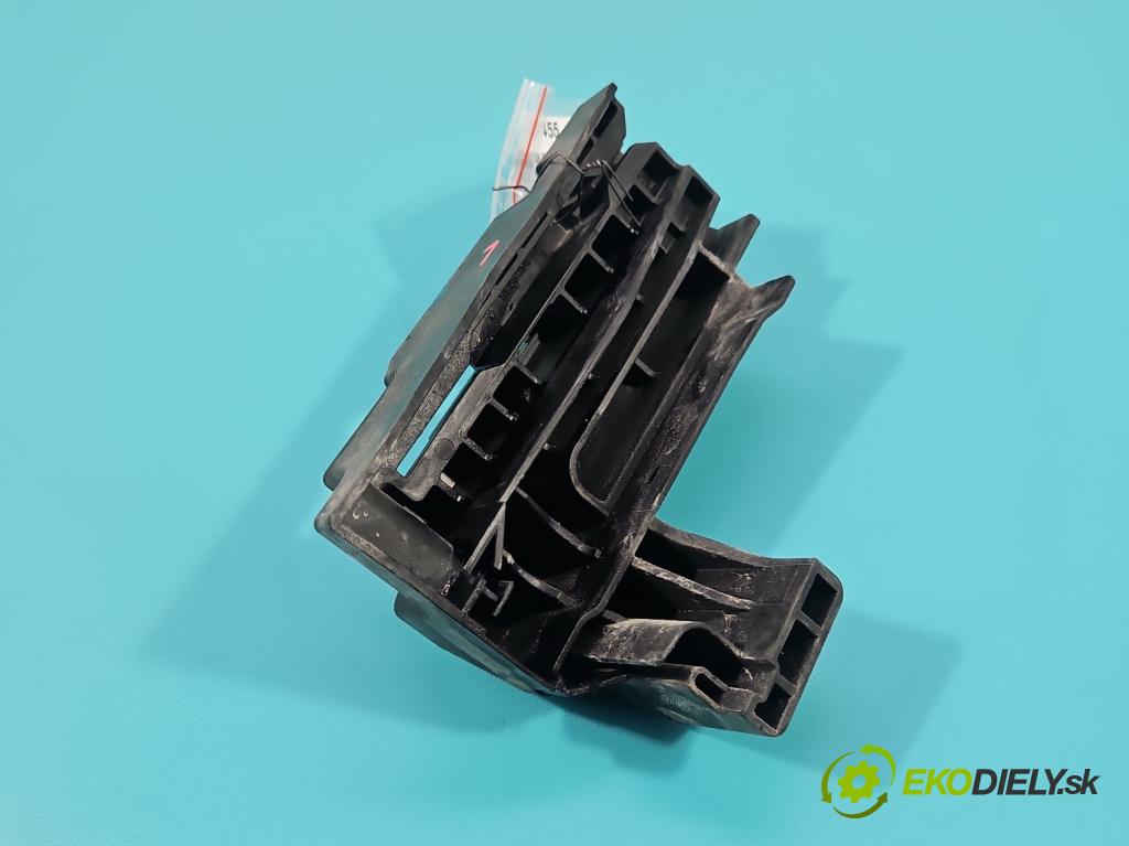 Bmw iX1 U11 0.0 elektrický: 272 HP automatic 200 kW 1 cm3 5- Upevnenie: