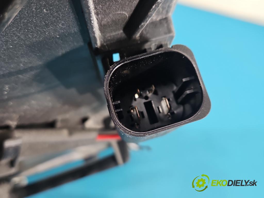 Bmw iX1 U11 0.0 elektrický: 272 hp automatic 200 kW 1 cm3 5- ventilátor chladič 9846925