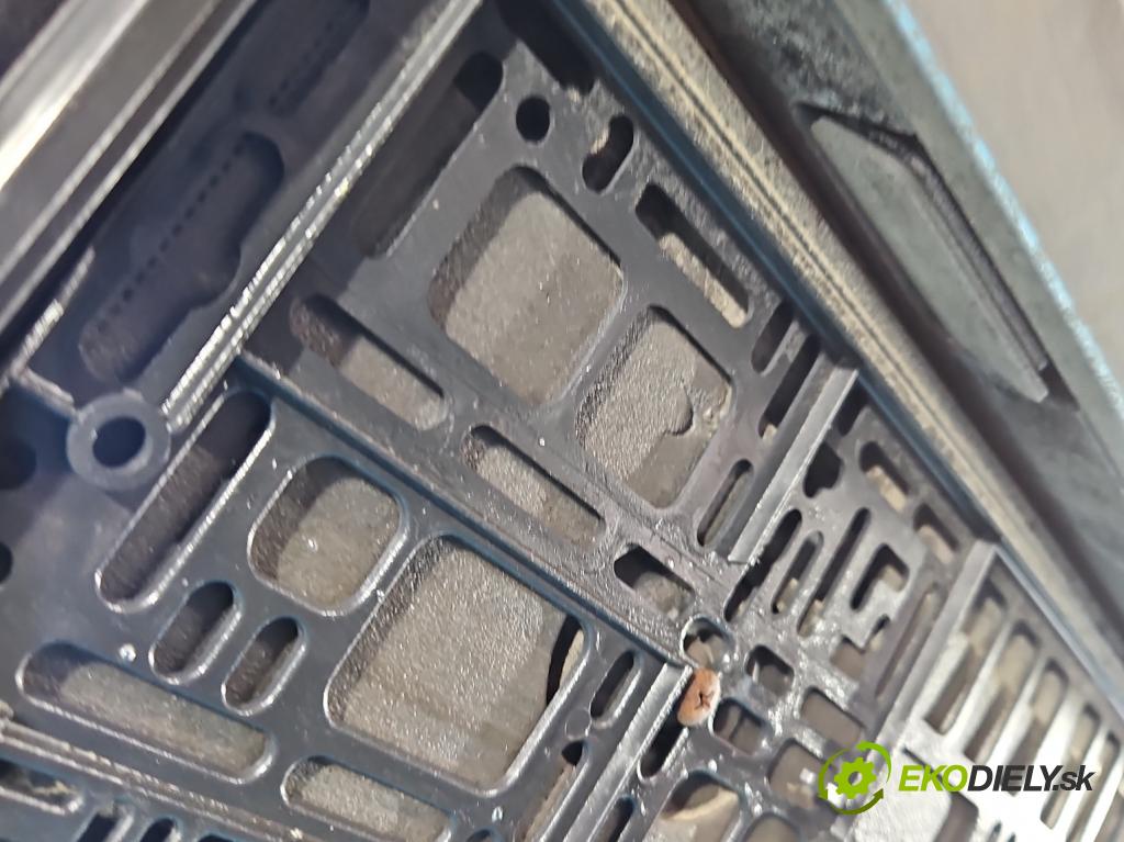 Ford Fiesta Mk7 2008-2017 1.2 16V 82 HP manual 60 kW 1242 cm3 3- zadna kufor  (Kapota zadná (kufor))