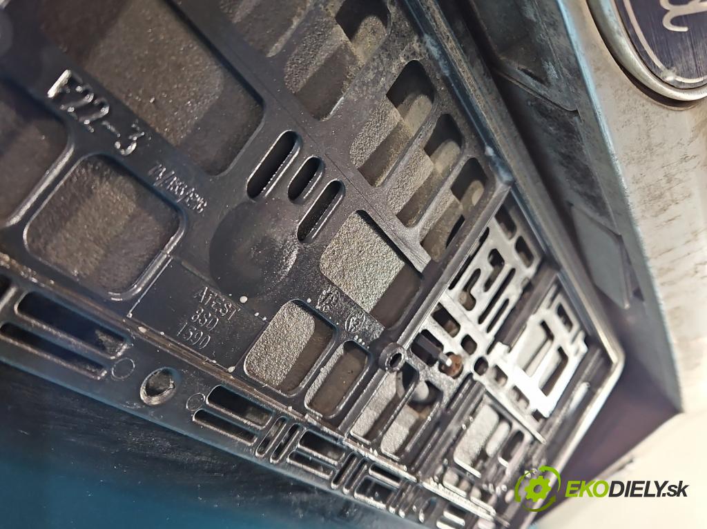 Ford Fiesta Mk7 2008-2017 1.2 16V 82 HP manual 60 kW 1242 cm3 3- zadna kufor  (Kapota zadná (kufor))