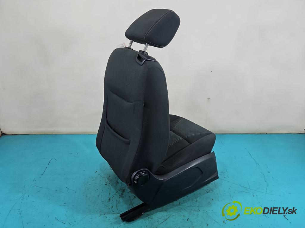 Ford Fiesta Mk7 2008-2017 1.2 16V 82 HP manual 60 kW 1242 cm3 3- Sedačka pravý  (Sedadlo)