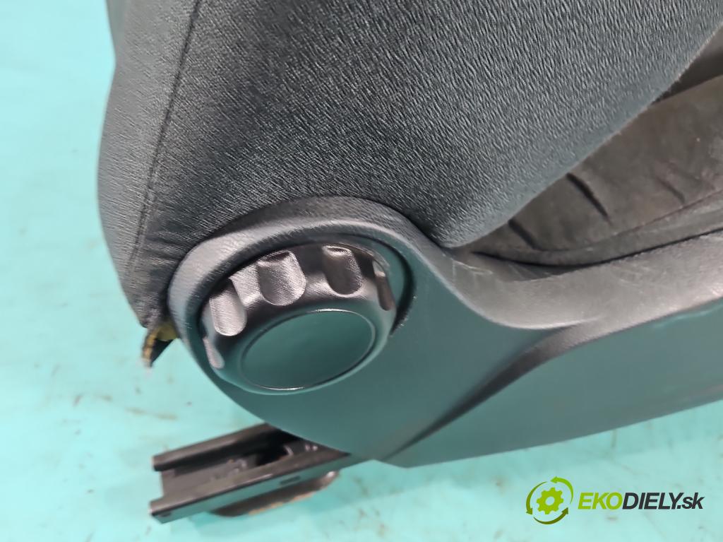 Ford Fiesta Mk7 2008-2017 1.2 16V 82 HP manual 60 kW 1242 cm3 3- Sedačka pravý  (Sedadlo)