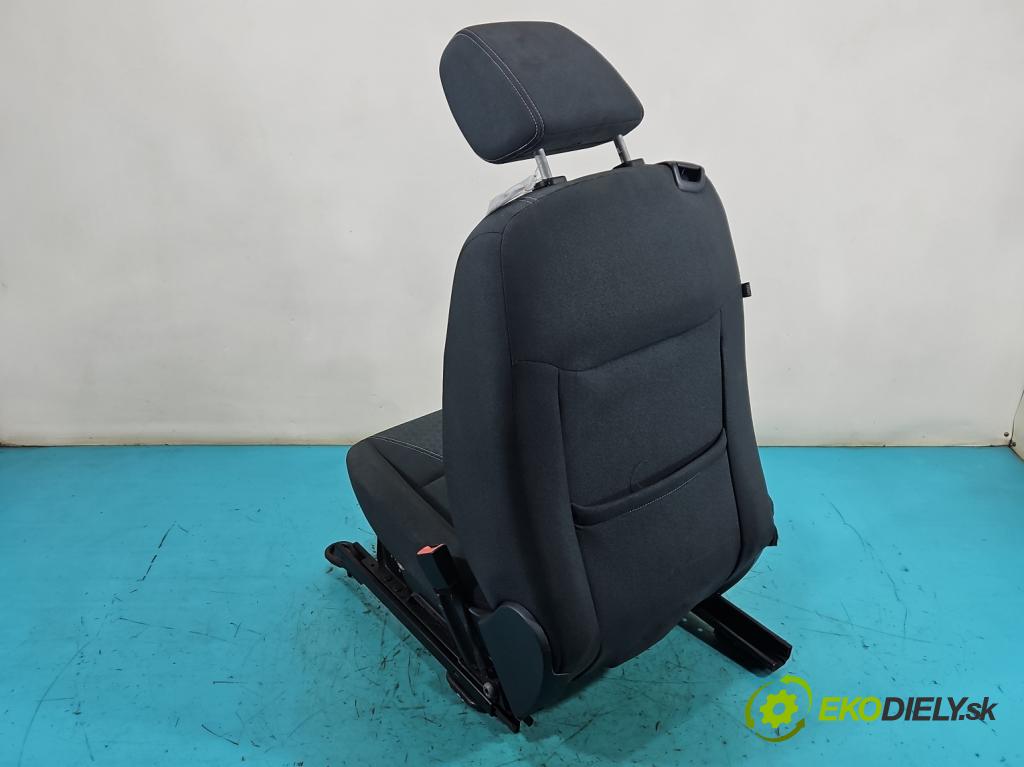 Ford Fiesta Mk7 2008-2017 1.2 16V 82 HP manual 60 kW 1242 cm3 3- Sedačka pravý  (Sedadlo)