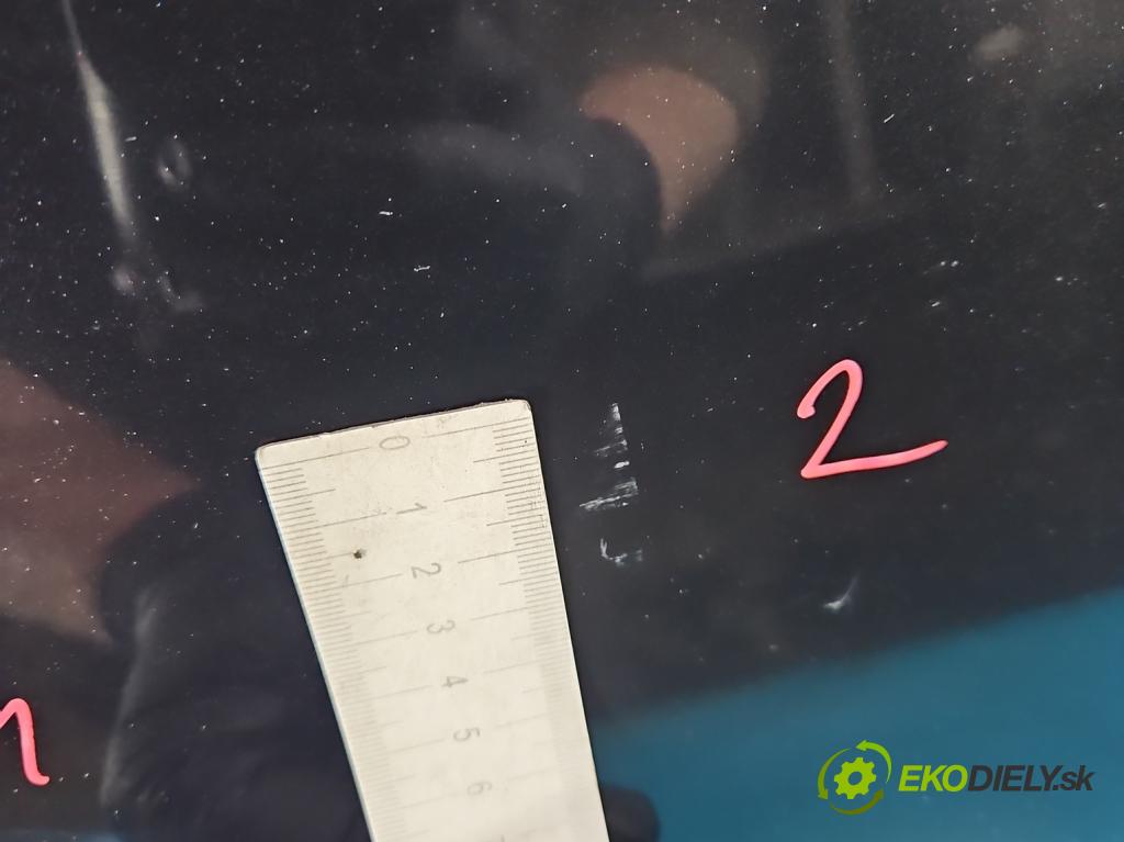 Ford Fiesta Mk7 2008-2017 1.2 16V 82 hp manual 60 kW 1242 cm3 3- dveře přední pravé  (Klika dveří ostatní)