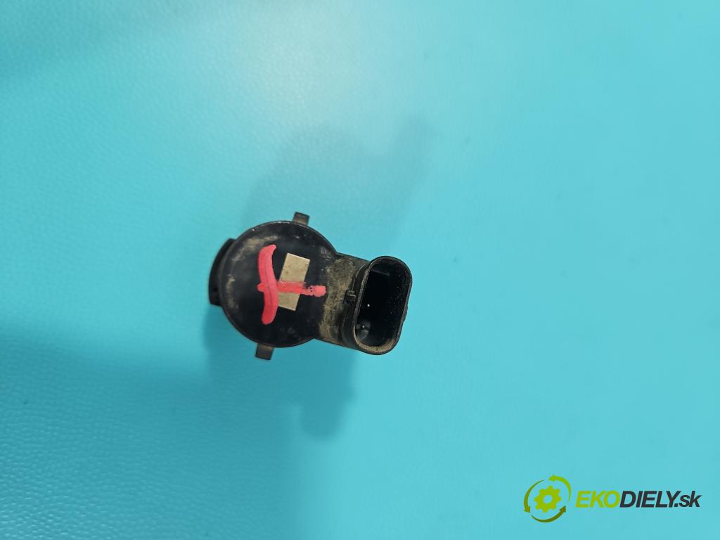 Dacia Duster III 24- 1.2 131 hp manual 96 kW 1199 cm3 5- snímač parkování 284387575R