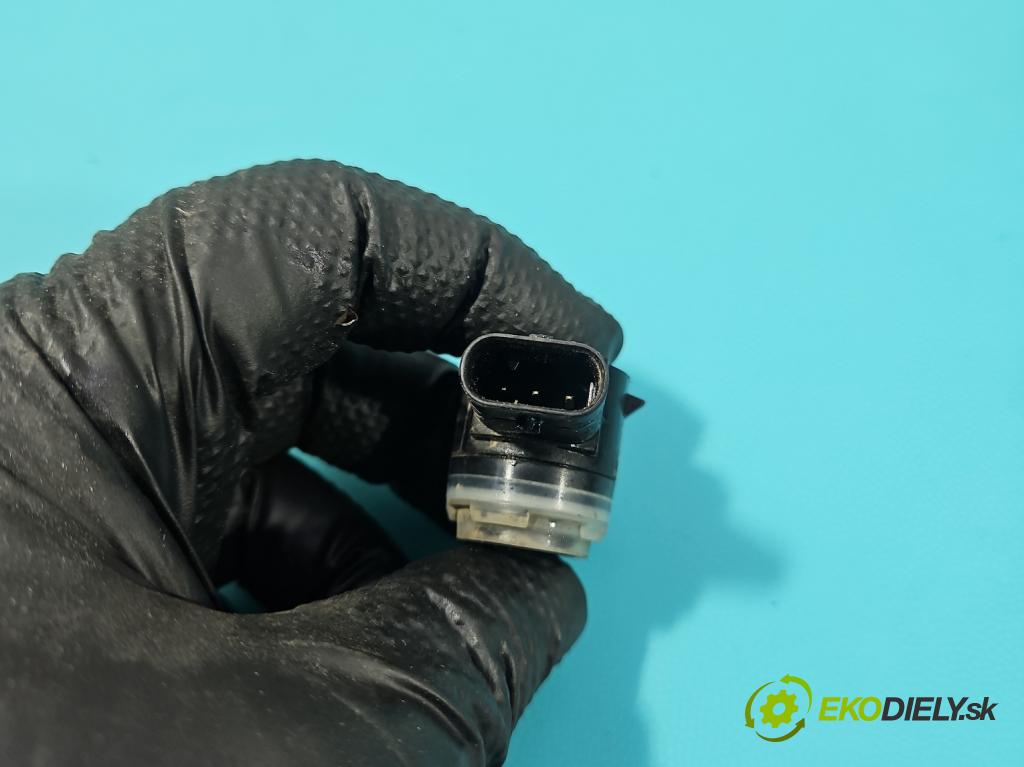 Dacia Duster III 24- 1.2 131 hp manual 96 kW 1199 cm3 5- snímač parkování 284388091R