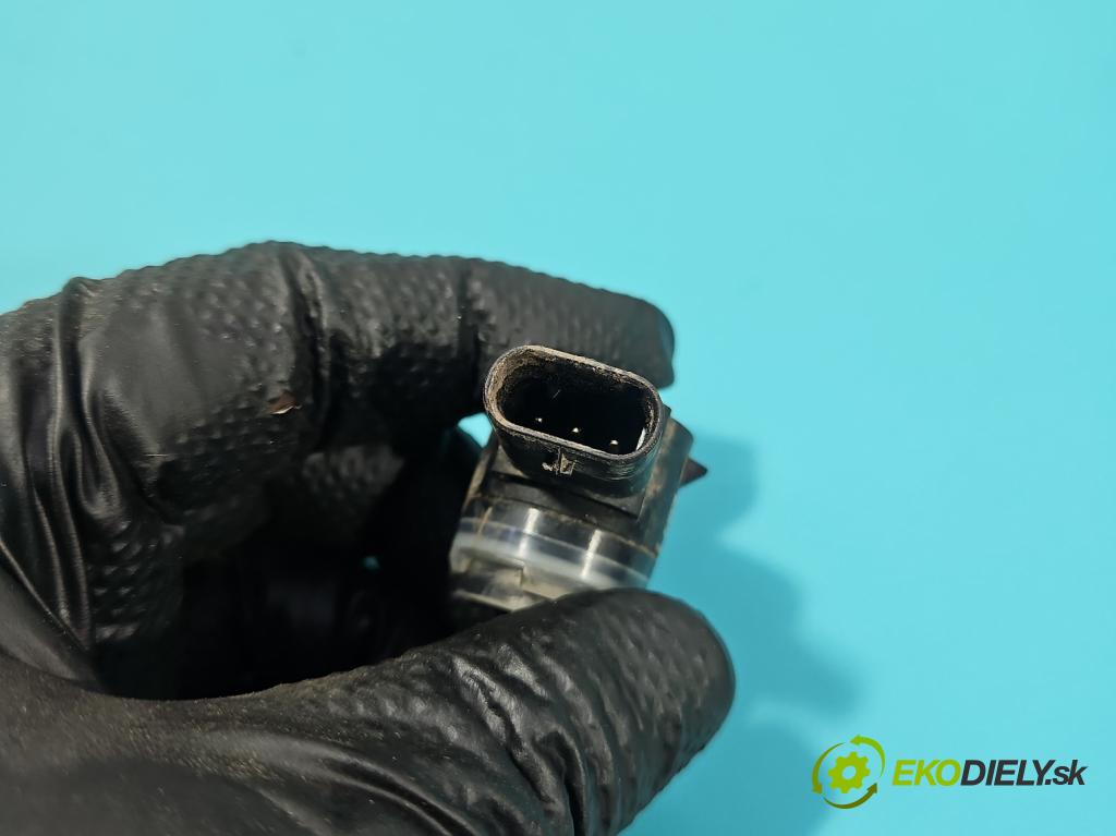 Dacia Duster III 24- 1.2 131 hp manual 96 kW 1199 cm3 5- snímač parkování 284388091R