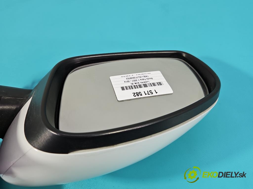 Skoda Fabia II 2007-2014 1.6 tdi CAYA 105 HP manual 77 kW 1598 cm3 5- zrkadlo ľavé 5J1857501CD (Kľučka dverí ostatné)