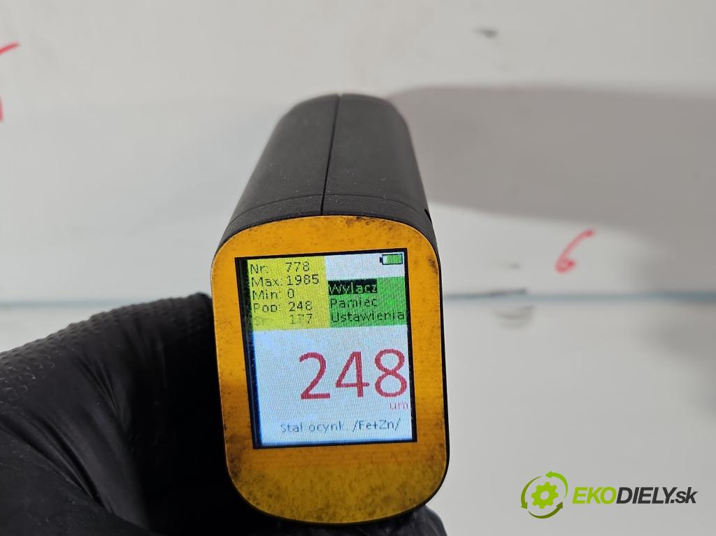 Skoda Fabia II 2007-2014 1.6 tdi CAYA 105 hp manual 77 kW 1598 cm3 5- dveře přední pravé  (Klika dveří ostatní)