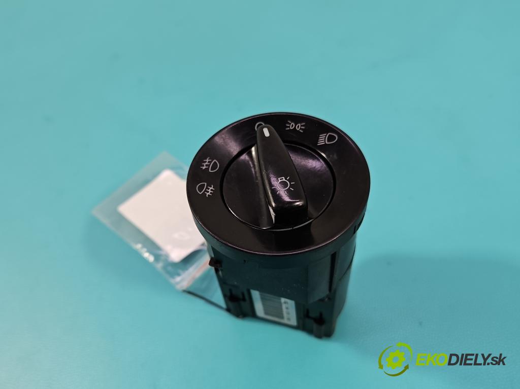 Skoda Fabia II 2007-2014 1.6 tdi CAYA 105 hp manual 77 kW 1598 cm3 5- Přepínač světel na deska: 1U0941531D