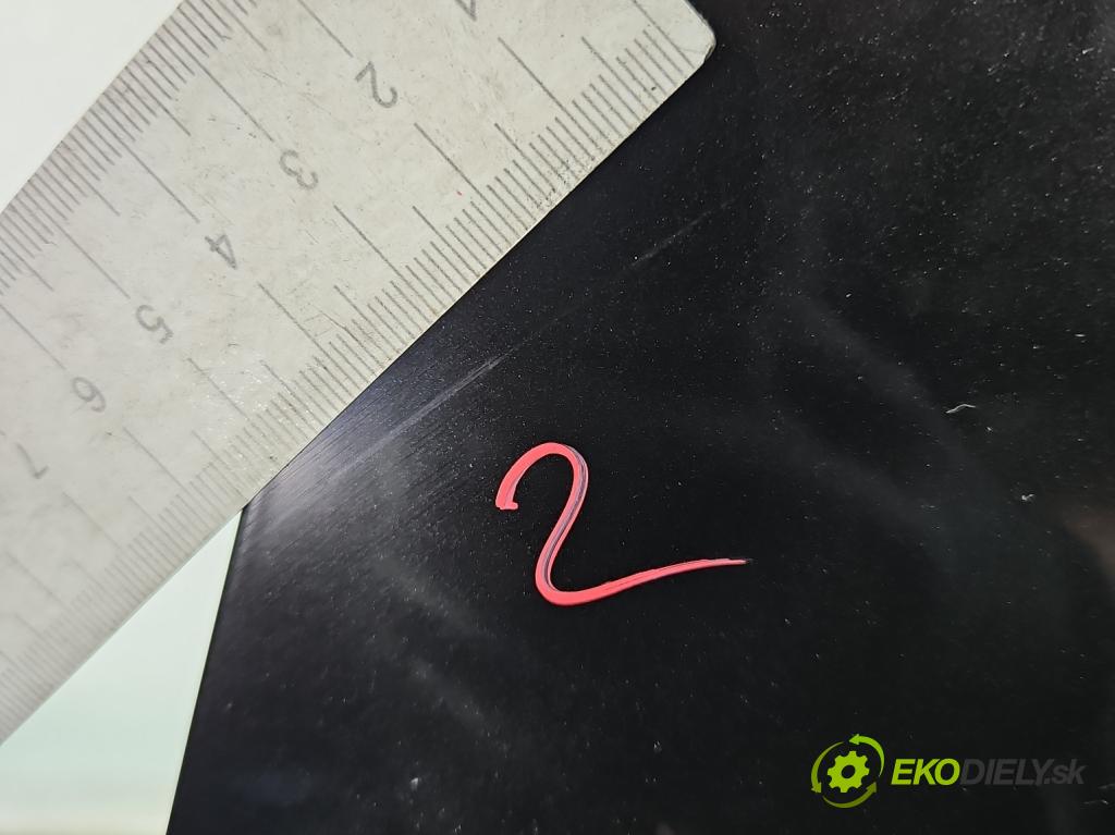 Dacia Duster III 24- 1.2 131 HP manual 96 kW 1199 cm3 5- blatník predné pravý  (Kľučka dverí ostatné)