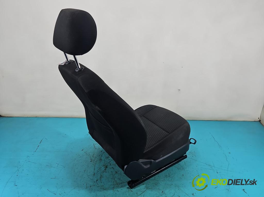 Skoda Fabia II 2007-2014 1.6 tdi 105 HP manual 77 kW 1598 cm3 5- Sedačka ľavý  (Sedadlo)