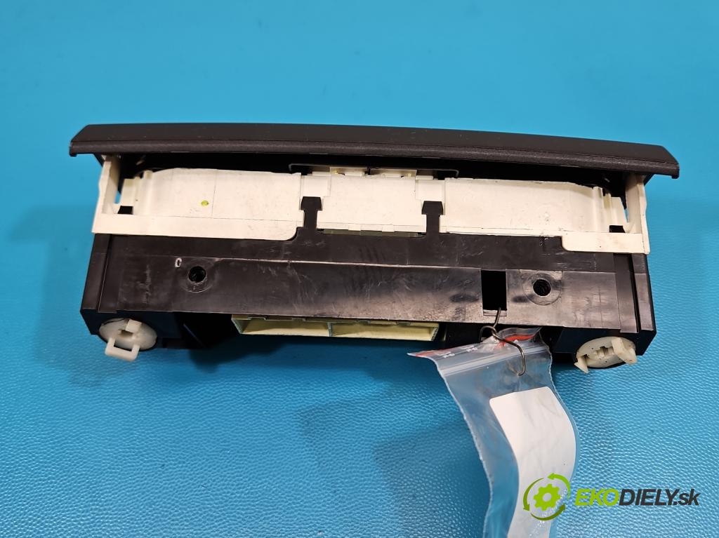 Skoda Fabia II 2007-2014 1.6 tdi 105 HP manual 77 kW 1598 cm3 5- panel kúrenia 5J0820045E