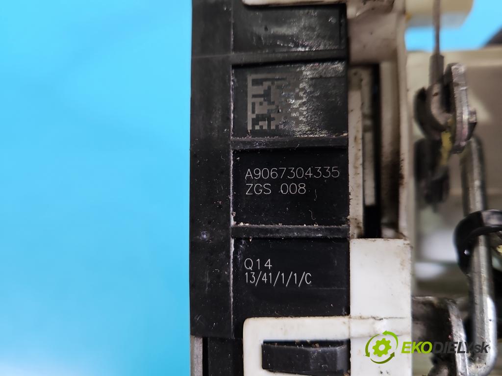 Mercedes Sprinter II 906 2006-  2.1 cdi 109 HP manual 80 kW 2148 cm3 5- zámok zadné pravý A9067304335
