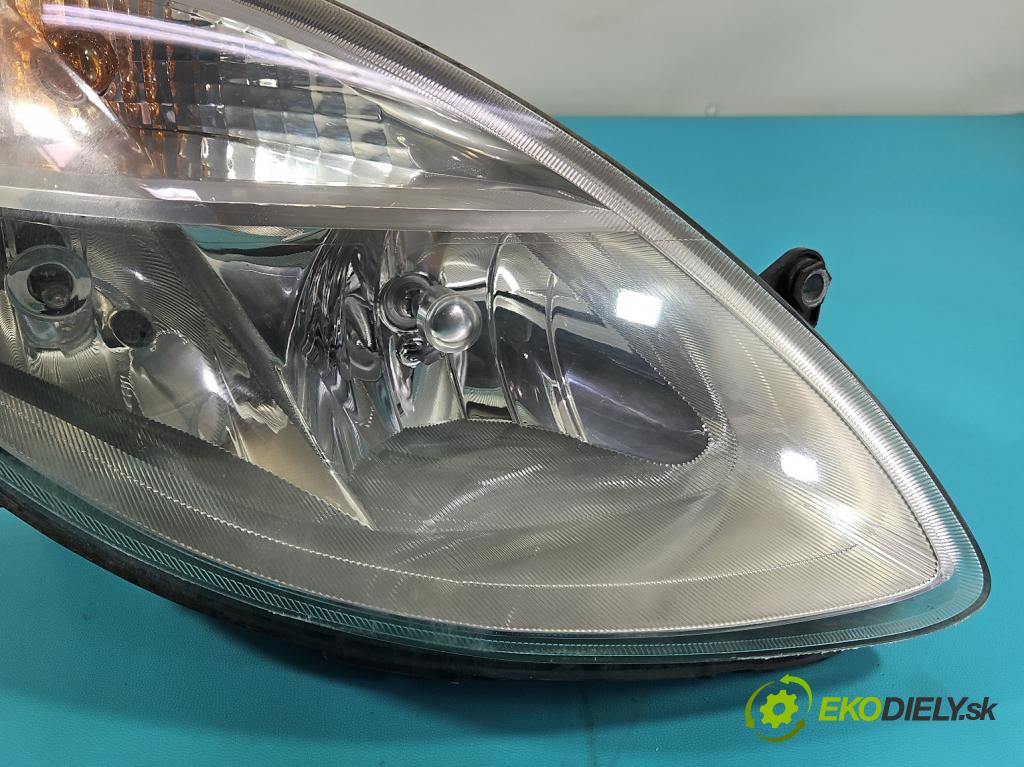 Lancia Ypsilon II 2003-2011 1.2 16V 80 HP manual 59 kW 1242 cm3 3- Reflektor: pravý 270532-00R (Svetlo predné pravé)