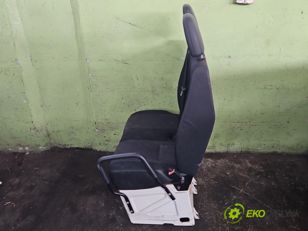 Mercedes Sprinter II 906 2006- 2.1 cdi 109 HP manual 80 kW 2148 cm3 5- Sedačka pravý (Sedadlo)