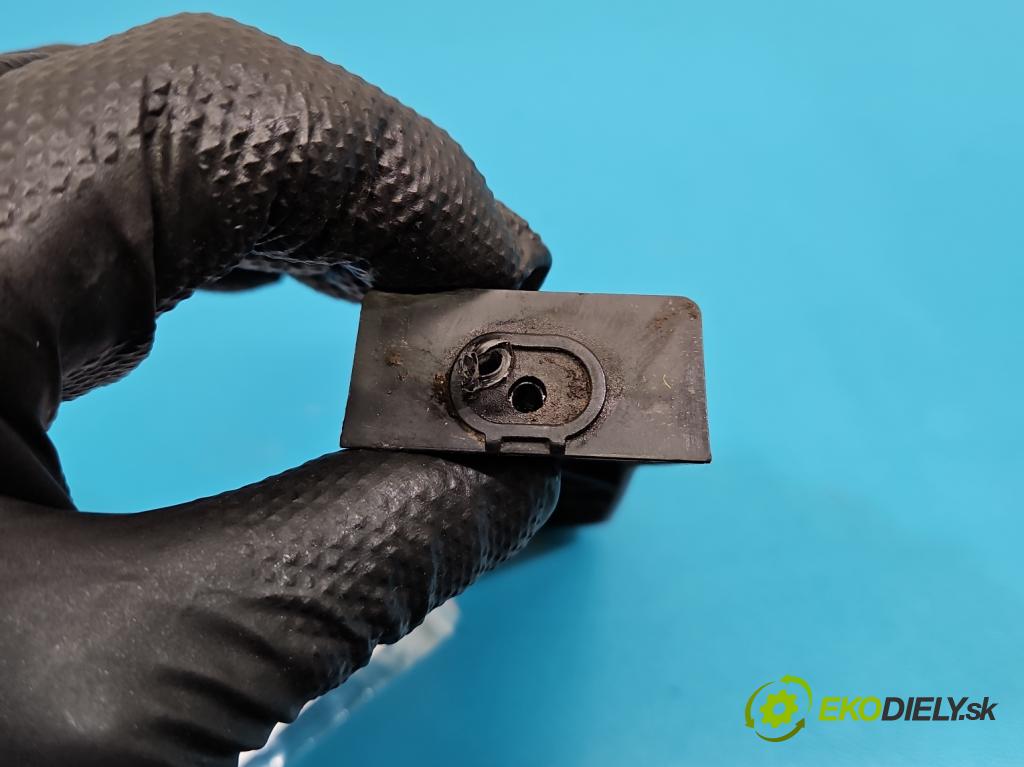 Dacia Duster III 24- 1.2 131 hp manual 96 kW 1199 cm3 5- Upevnění: 850424422R