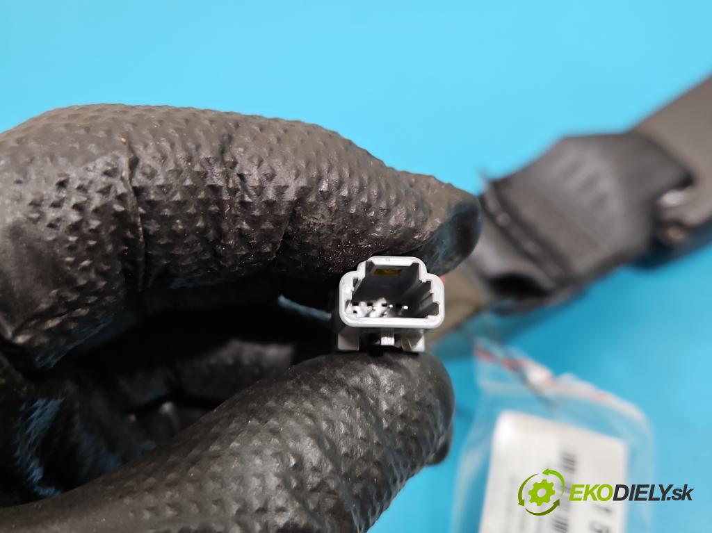 Dacia Duster III 24- 1.2 131 HP manual 96 kW 1199 cm3 5- pas bezpečnosť: zadné ľavý 888436038R