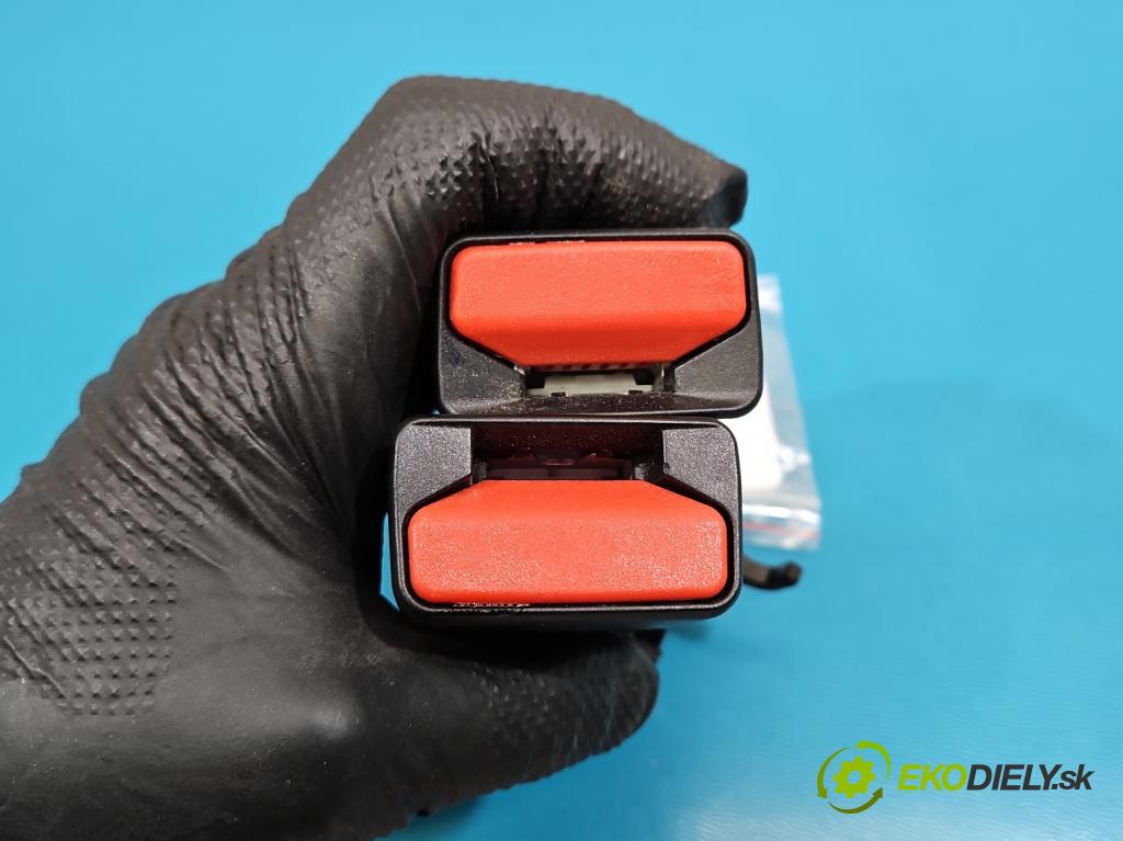 Dacia Duster III 24- 1.2 131 HP manual 96 kW 1199 cm3 5- pas bezpečnosť: zadné ľavý 888436038R