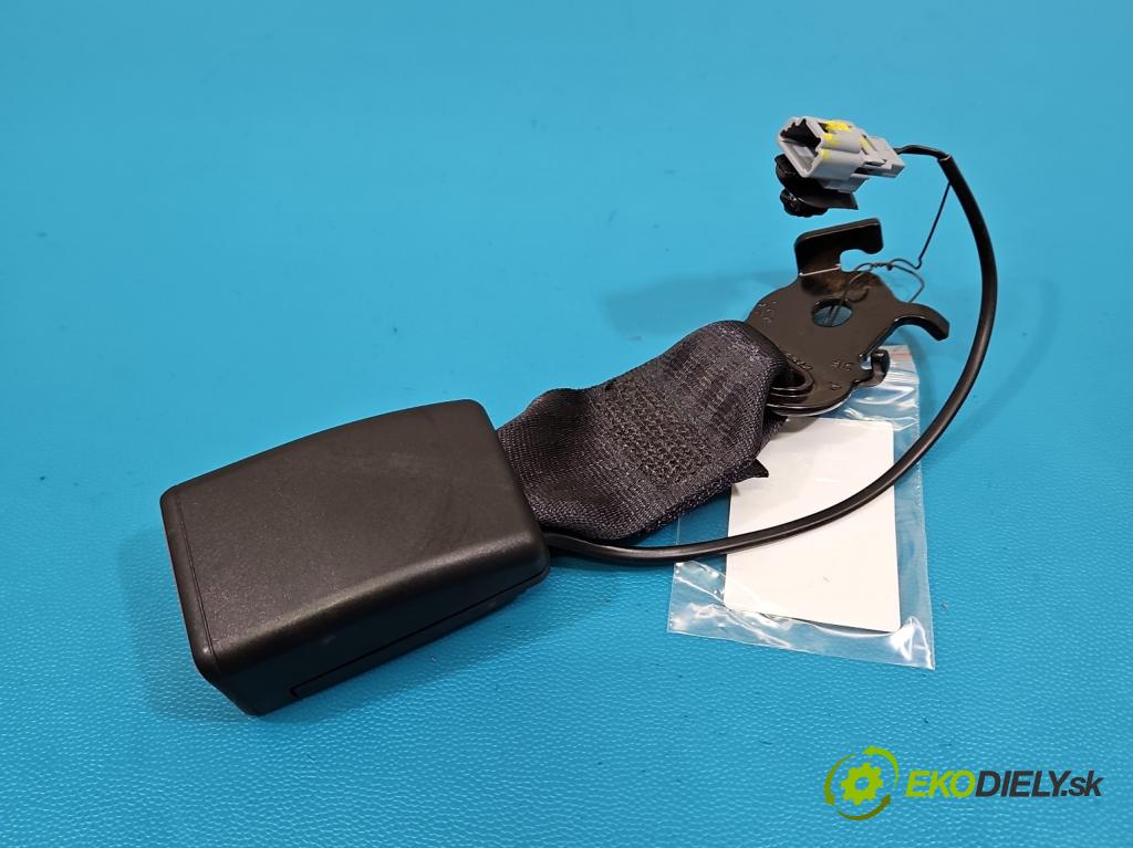 Dacia Duster III 24- 1.2 131 hp manual 96 kW 1199 cm3 5- stěna bezpečnost zadní pravý 888423862R