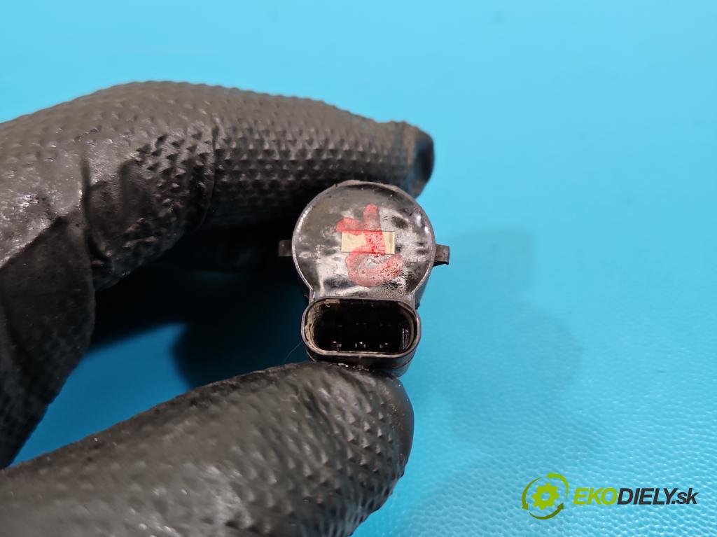 Dacia Duster III 24- 1.2 131 HP manual 96 kW 1199 cm3 5- snímač parkovaní: 284387575R