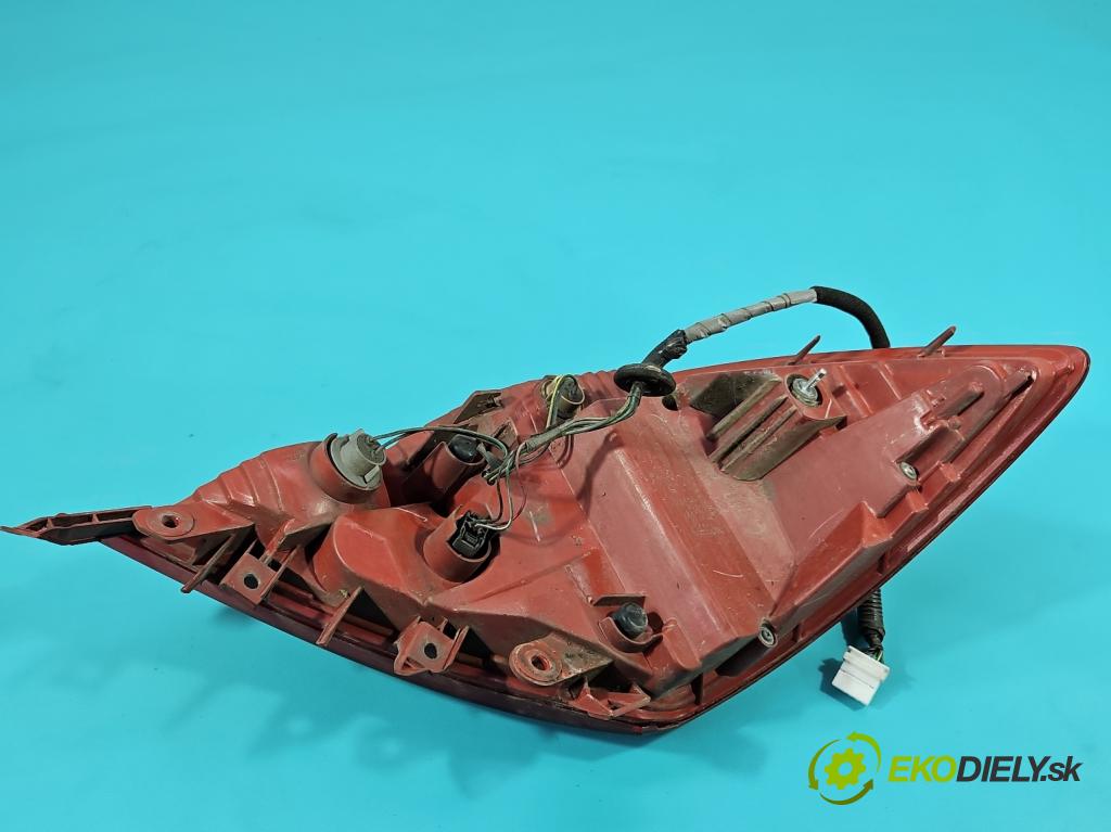 Honda Legend IV 2004-2012 3.5 V6 295HP automatic 217 kW 3471 cm3 4- svetlo / reflektor zadné pravé 4215R (Kľučka dverí ostatné)