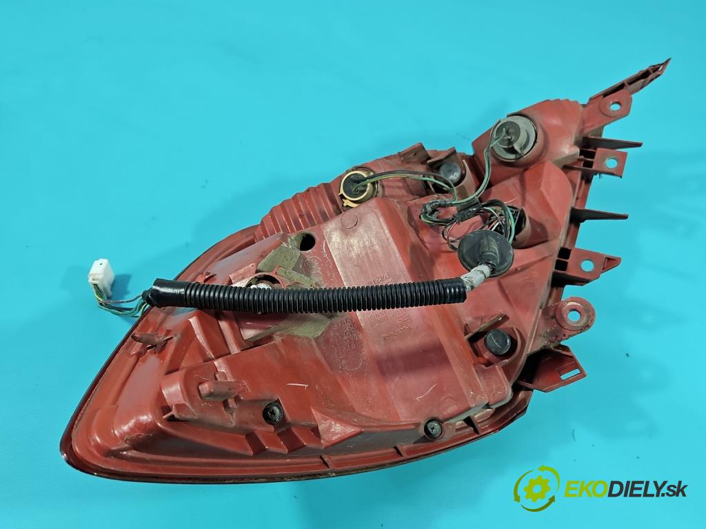 Honda Legend IV 2004-2012 3.5 V6 295HP automatic 217 kW 3471 cm3 4- svetlo / reflektor zadné ľavé  (Kľučka dverí ostatné)