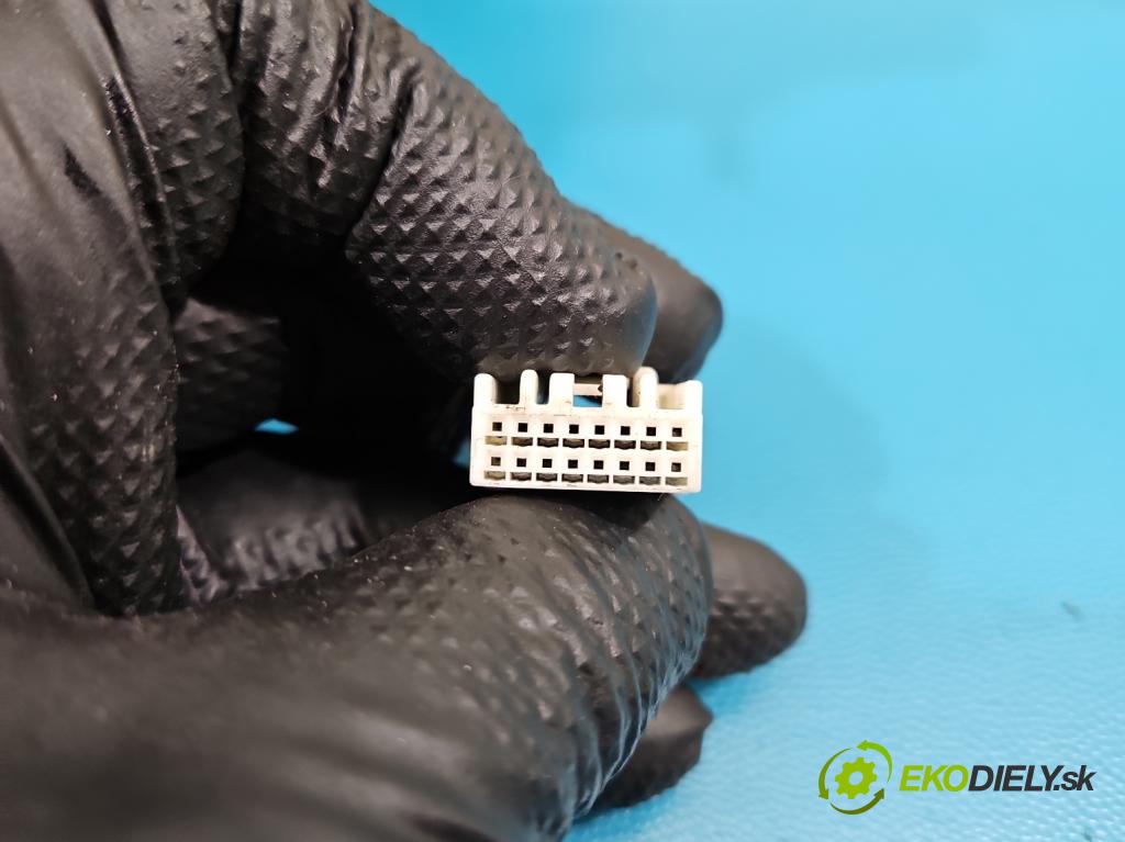 Honda Legend IV 2004-2012 3.5 V6 295HP automatic 217 kW 3471 cm3 4- zrkadlo pravé  (Kľučka dverí ostatné)