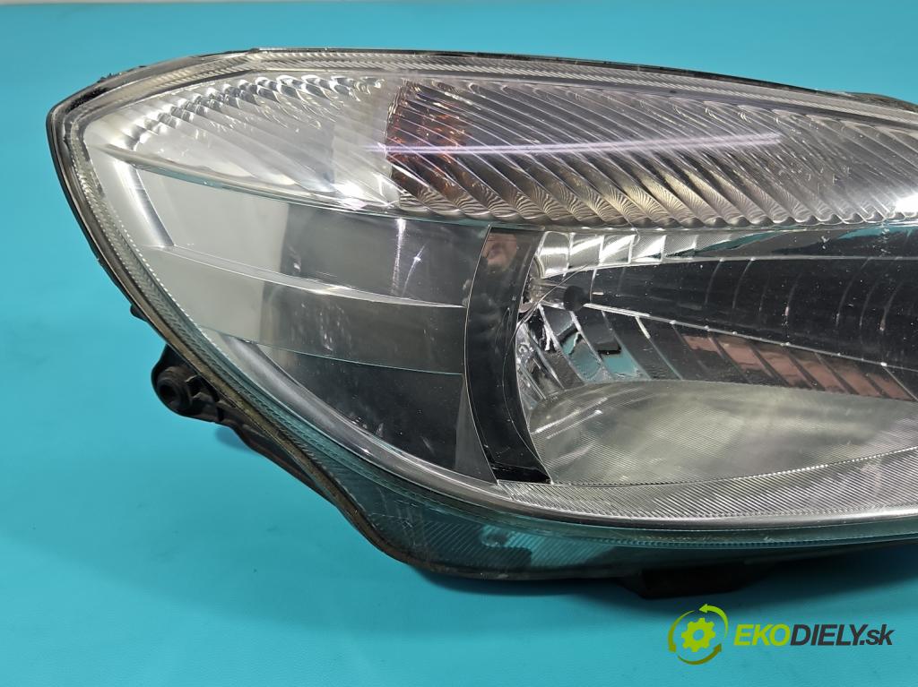 Skoda Fabia II 2007-2014 1.6 tdi CAYA 105 HP manual 77 kW 1598 cm3 5- Reflektor: pravý 5J1941016C (Svetlo predné pravé)