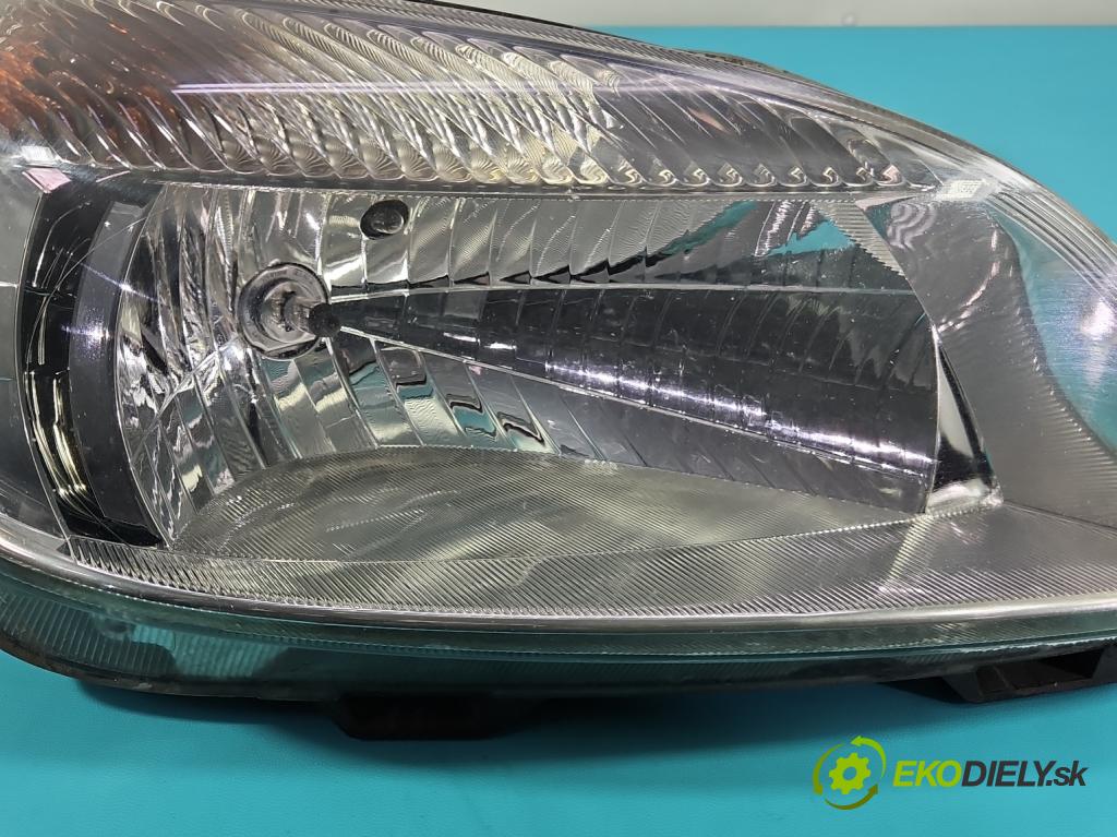 Skoda Fabia II 2007-2014 1.6 tdi CAYA 105 HP manual 77 kW 1598 cm3 5- Reflektor: pravý 5J1941016C (Svetlo predné pravé)