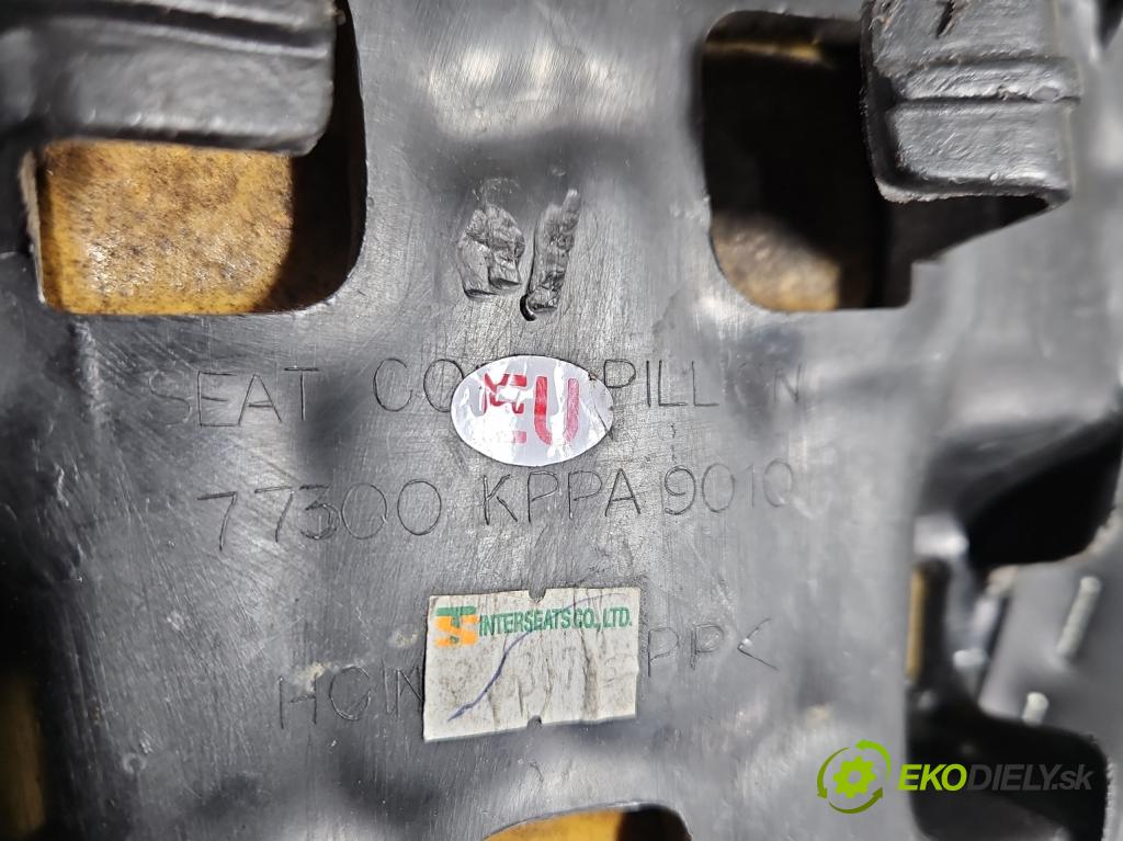 Motocykl HONDA CBR 125R 0.1b 14KM manual 10 kW 125 cm3 2- Pohovka: zadné  (Sedadlo)