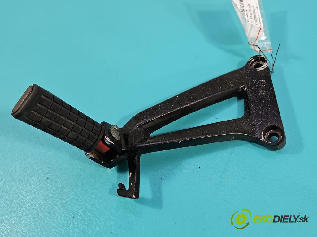 Motocykl HONDA CBR 125R 0.1b 14KM manual 10 kW 125 cm3 2- Upevnenie: