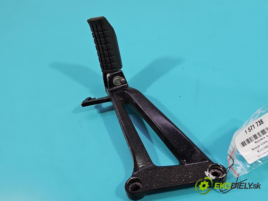 Motocykl HONDA CBR 125R 0.1b 14KM manual 10 kW 125 cm3 2- Upevnenie: