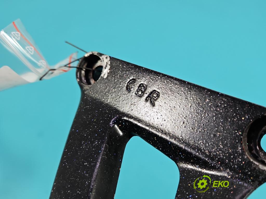 Motocykl HONDA CBR 125R 0.1b 14KM manual 10 kW 125 cm3 2- Upevnenie: