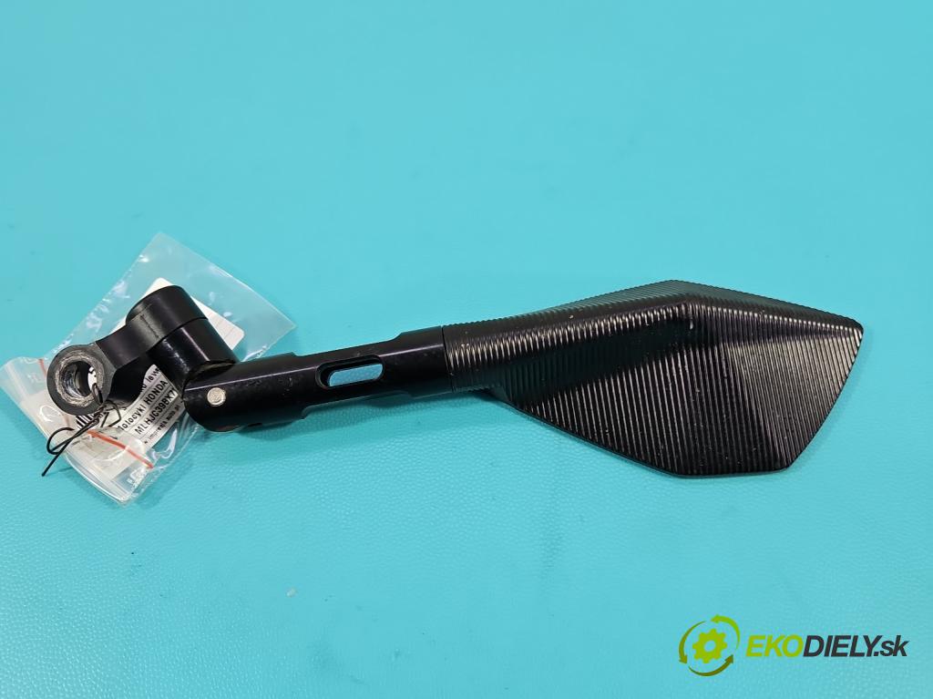 Motocykl HONDA CBR 125R 0.1b 14KM manual 10 kW 125 cm3 2- zrkadlo ľavé  (Kľučka dverí ostatné)