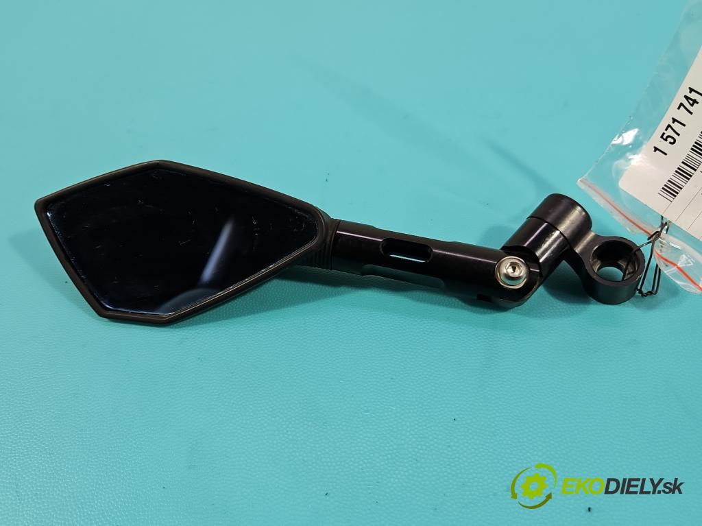 Motocykl HONDA CBR 125R 0.1b 14KM manual 10 kW 125 cm3 2- zrkadlo ľavé  (Kľučka dverí ostatné)