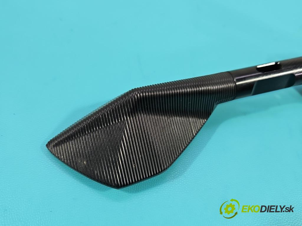 Motocykl HONDA CBR 125R 0.1b 14KM manual 10 kW 125 cm3 2- zrkadlo pravé  (Kľučka dverí ostatné)