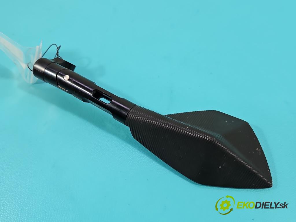 Motocykl HONDA CBR 125R 0.1b 14KM manual 10 kW 125 cm3 2- zrkadlo pravé  (Kľučka dverí ostatné)