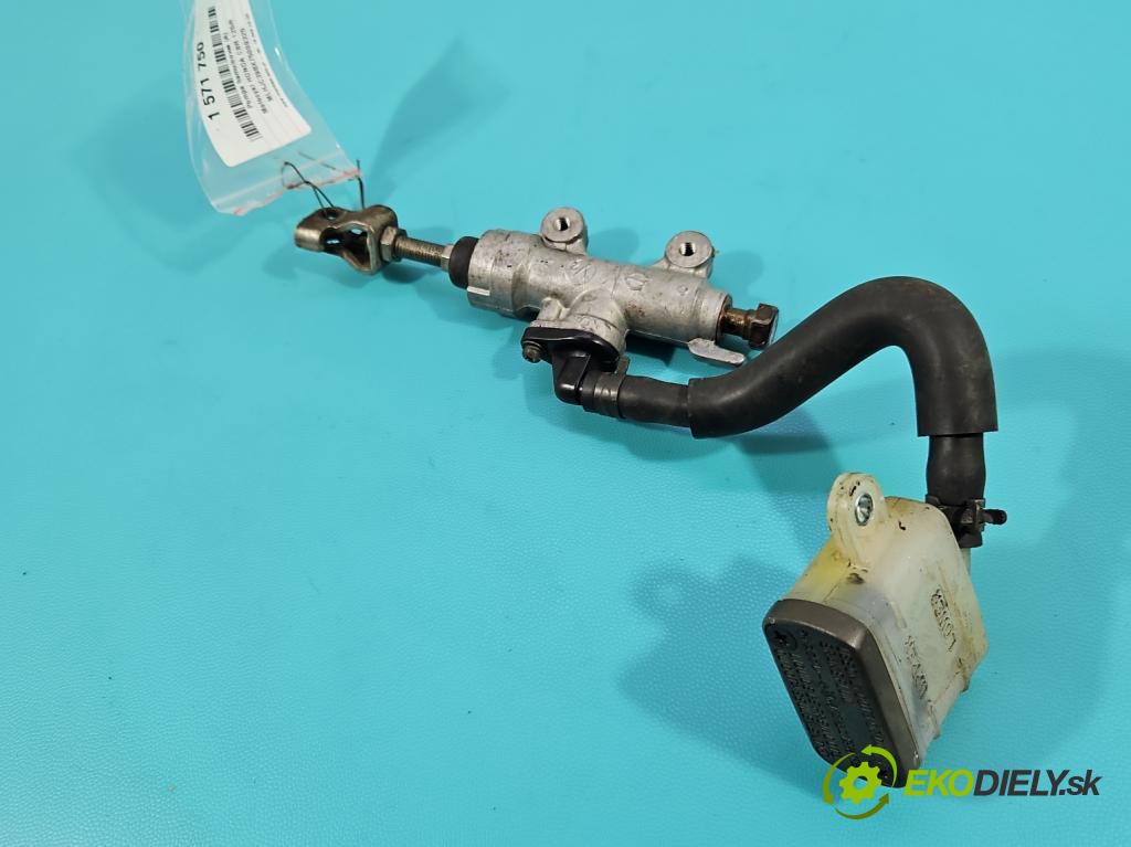 Motocykl HONDA CBR 125R 0.1b 14KM manual 10 kW 125 cm3 2- čerpadlo brzda:  (Posilňovač bŕzd)