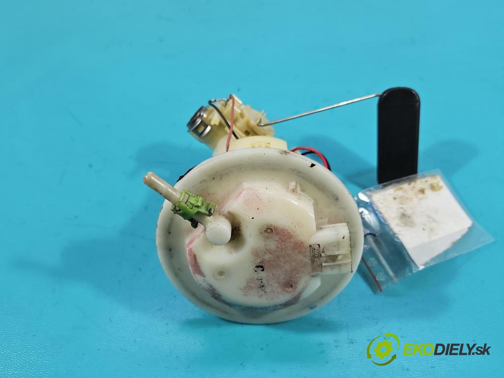 Motocykl HONDA CBR 125R 0.1b 14KM manual 10 kW 125 cm3 2- čerpadlo palivo