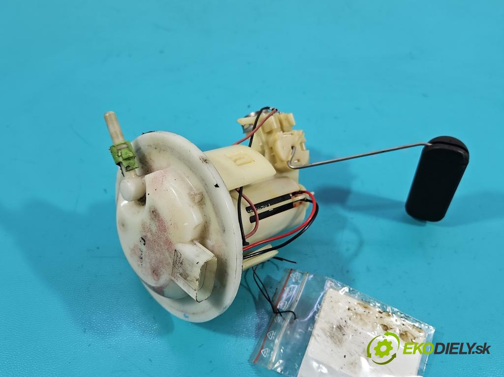 Motocykl HONDA CBR 125R 0.1b 14KM manual 10 kW 125 cm3 2- čerpadlo paliva 